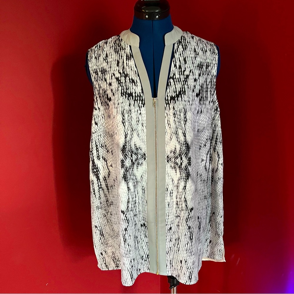 Neiman Marcus Snakeskin Print Top - Picture 1 of 12